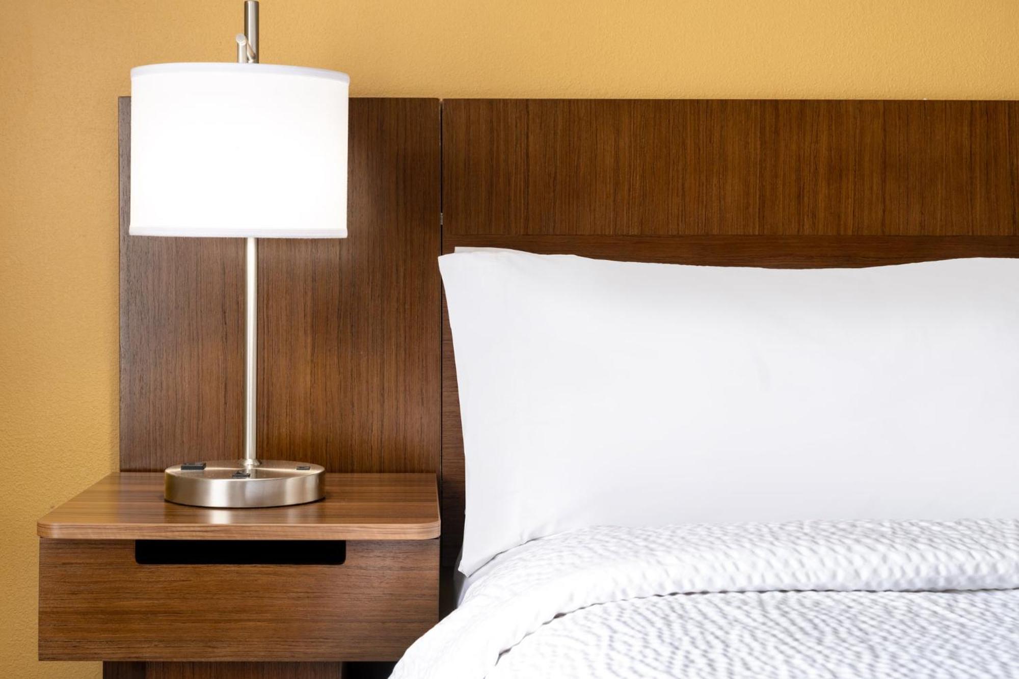 Garner Hotel Topeka West By Ihg Extérieur photo